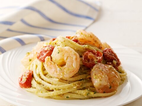 エビとトマトのジェノベーゼ